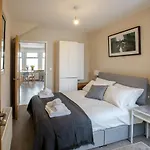 Bright And Luxurious Flat In The Heart Of Reading